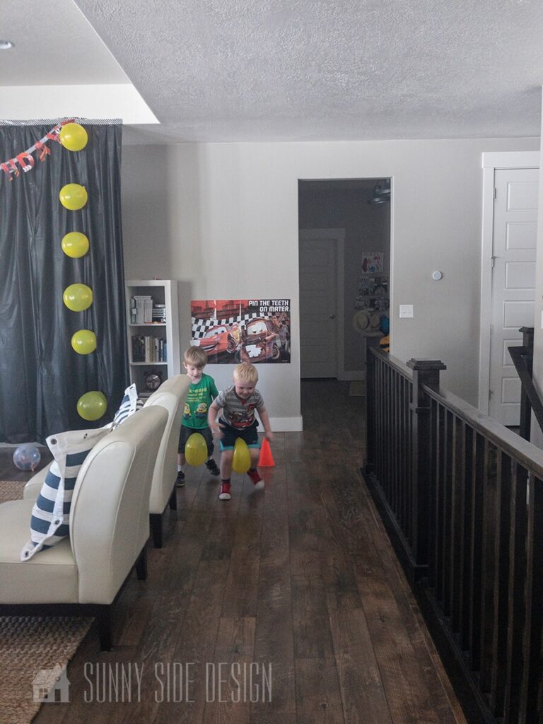 playing balloon popping game