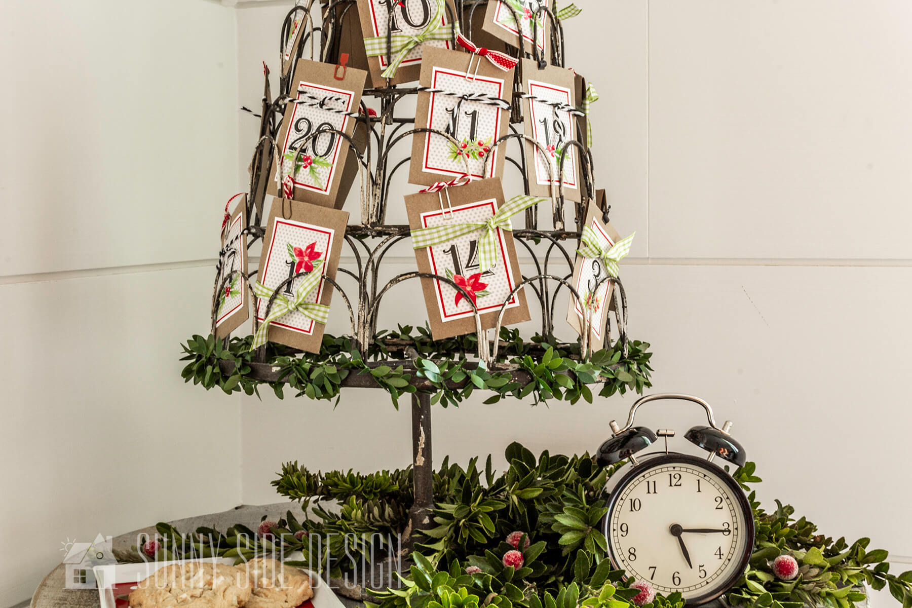 Read more about the article How to Make a Quick & Easy Christmas Countdown Advent Calendar