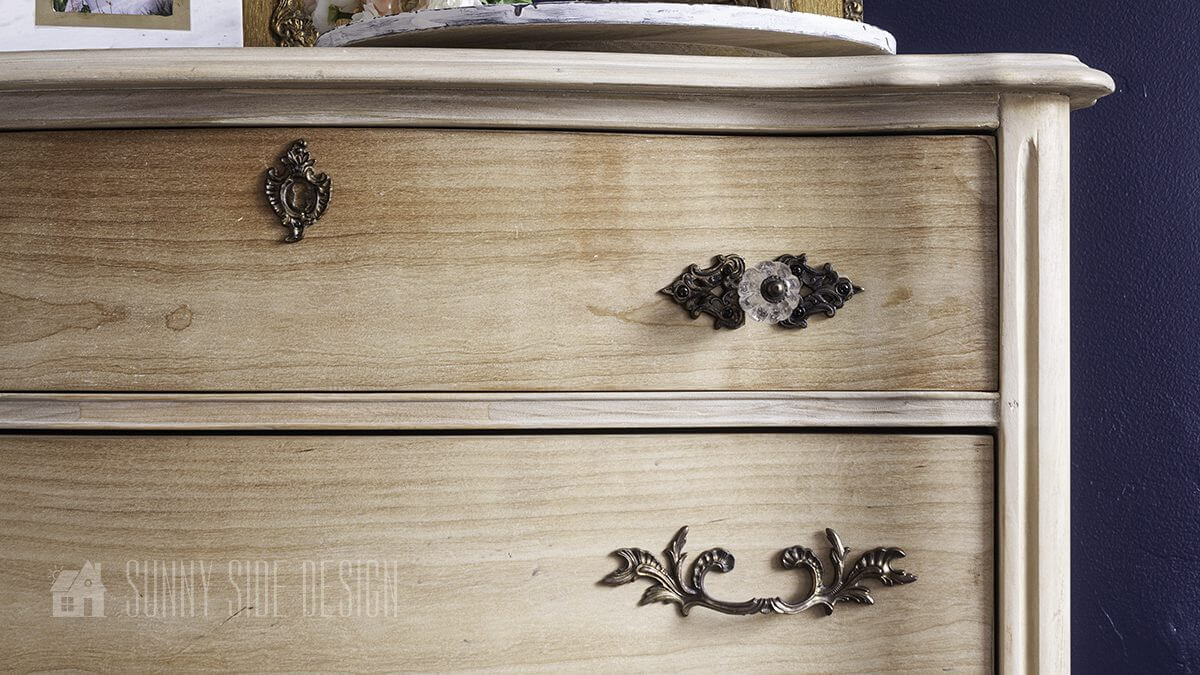 Read more about the article Antique Hardware For Dresser