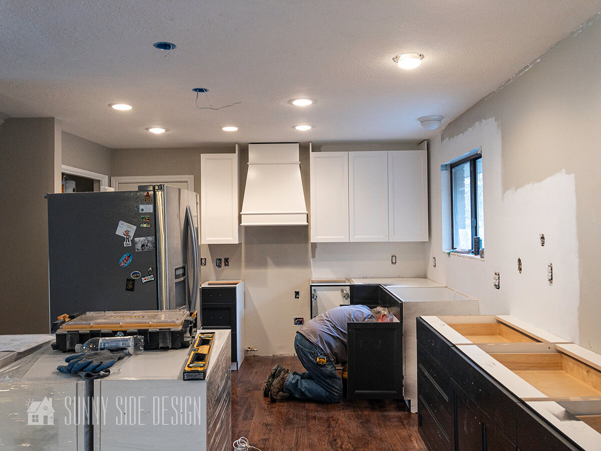 How to Create a Chic and Timeless Black and White Kitchen | Sunnyside Home
