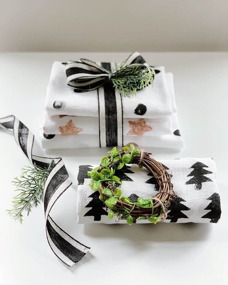DIY Christmas Gift Idea, Customize some tea towels for that special someone for Christmas this year.
