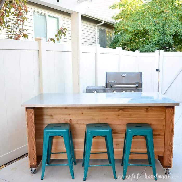 Backyard Patio Ideas, DIY a mobile patio bar.