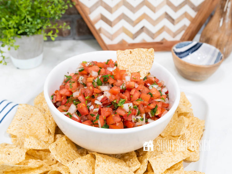 Spice up your tacos, burritos, and grilled meats with this extraordinary homemade pico de gallo recipe! We promise it will be absolutely the best salsa fresca you've ever tasted. Learn all the must-know tips and tricks for making this simple 5-ingredient recipe with ease. Put on your apron and get ready to make the most marvellous pico your friends have ever tasted - Click to get started today! #homemadepico #Salsafresca #mexicanfood