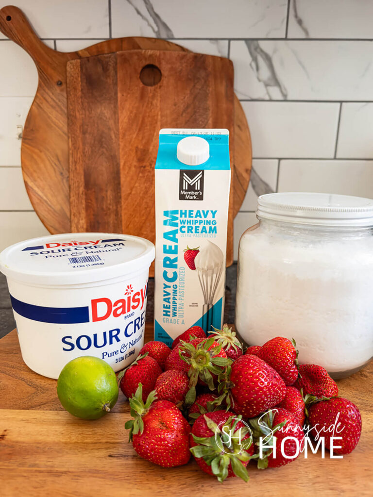 Ingredients for fresas con creme