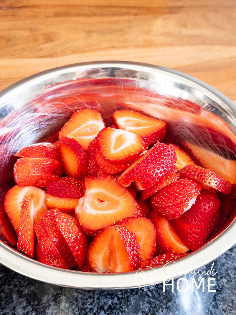 Sliced strawberrie for fresas con crema.