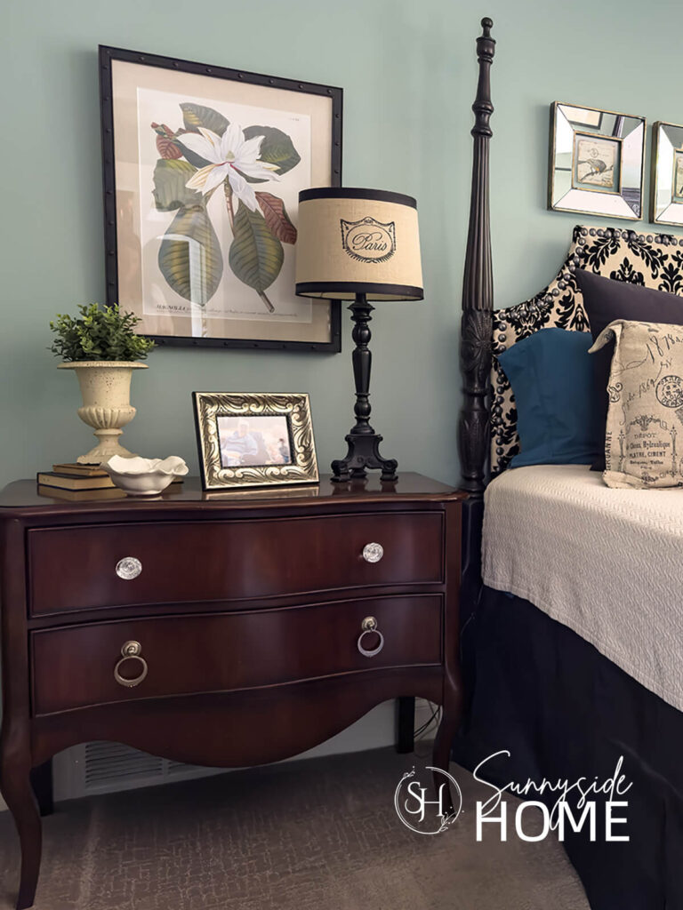 Beautifully styled nightstand, daily keep nightstands tree from clutter to keep a bedroom neat and tidy.